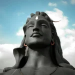"Devotees at Shiva temple during Sawan month" "Why milk and curd are avoided in Sawan" "Avoiding leafy vegetables in Sawan fast" "Reason for not eating brinjal during Sawan" "Shiva devotees performing rituals in monsoon"